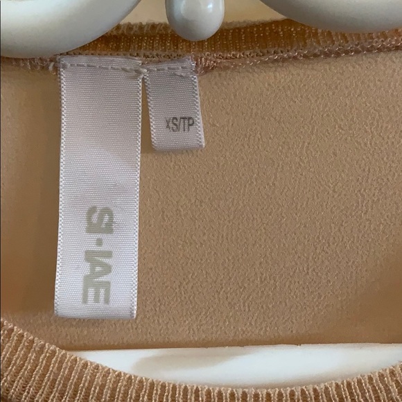 Cut out XS beige shirt - Picture 2 of 3